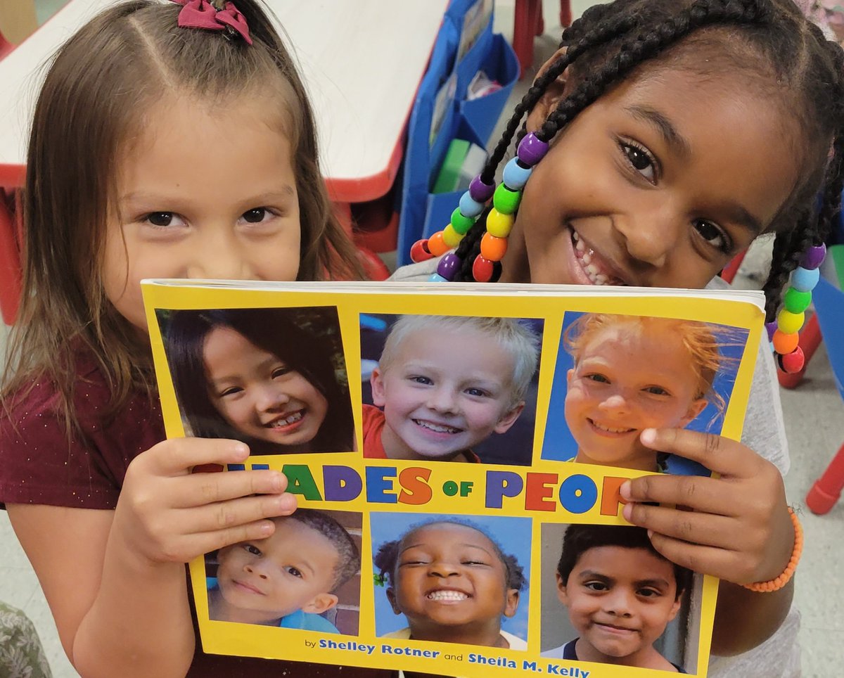 MrsLavergne20's tweet image. "Shades of People"  We love all shades of our friends.  #Ckla #keebleoneTeam #AldineConnected @i_am_mrs_o_ @emvillalobos5 @Ararivera324