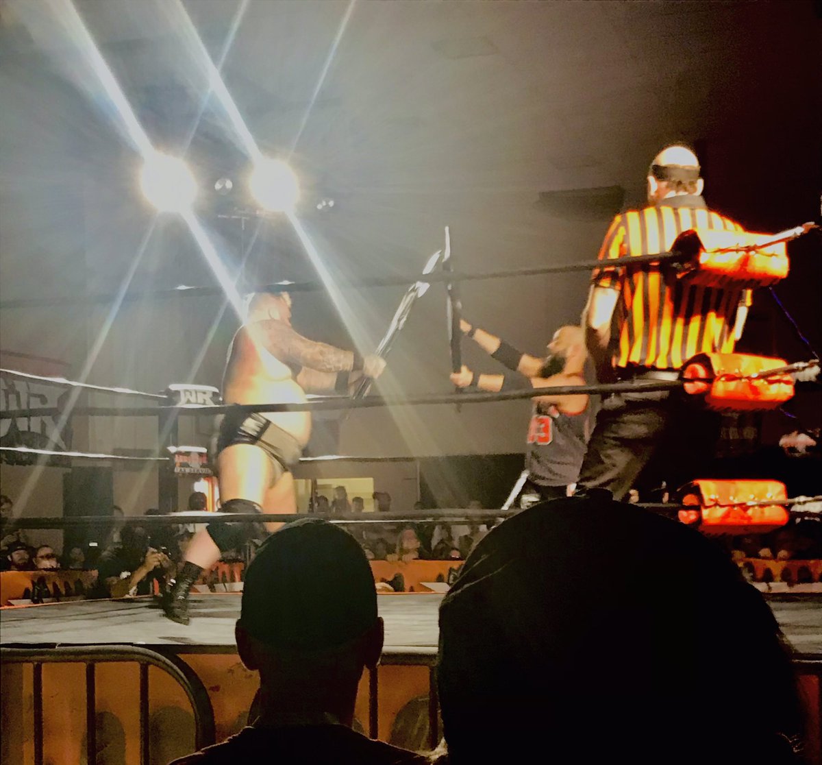 LA_Greatest's tweet photo. I wasn’t familiar with anyone in this match prior but man did every one of them make an impact! May have been my favorite match of the night Gringo Loco vs Ninja Mack vs Alex Colon vs Crash Jaxon vs Myron Reed vs Nate Wings 👏🏼👏🏼👏🏼 #SundayFunBEY https://t.co/EYPlyB7ldR