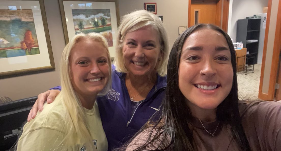 USFCougarsSB's tweet photo. HAPPY FIRST DAY OF SCHOOL @USiouxFalls!!!
#PicsWithAProf is back! Our kids are so lucky to have amazing professors who genuinely care about their successes in the classroom! Check out our ⭐️ professors throughout day one of classes!!! https://t.co/RxC5J6uT4O