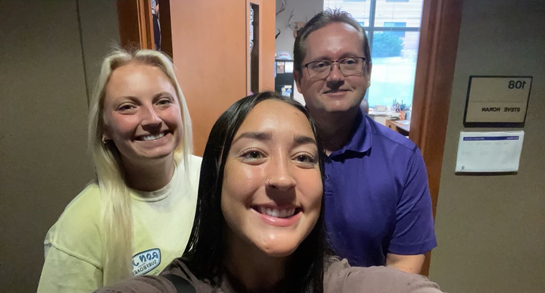 USFCougarsSB's tweet photo. HAPPY FIRST DAY OF SCHOOL @USiouxFalls!!!
#PicsWithAProf is back! Our kids are so lucky to have amazing professors who genuinely care about their successes in the classroom! Check out our ⭐️ professors throughout day one of classes!!! https://t.co/RxC5J6uT4O