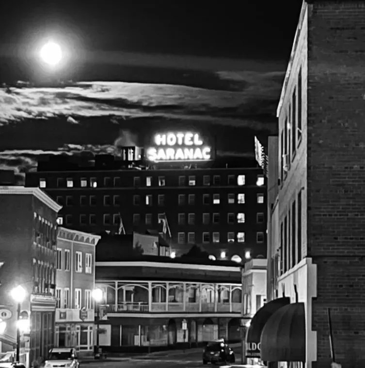 HotelSaranac's tweet photo. Current mood: spirited 👻

We're nominated (again!) for Best Haunted Hotel at the @USATODAY 10Best Readers' Choice Awards. On behalf of our ghostly guests, vote for Hotel Saranac here: [link]

#hauntedhotel #ghostadventures https://t.co/oVQ30LBiDN