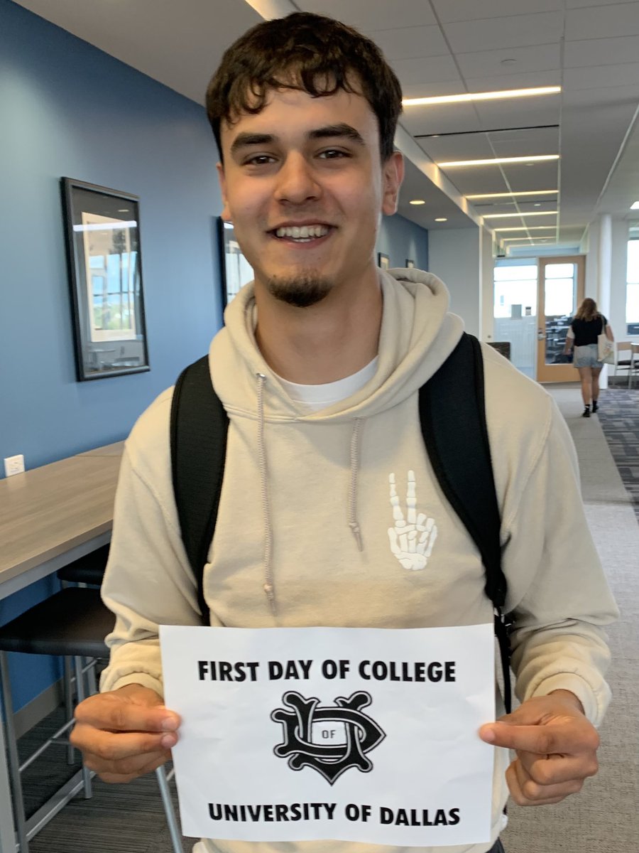 UDallasMBB's tweet photo. #FirstDayOfSchoolPic @JohnyOlmsted #ClassOf2026
#DefendTheTower #BleedBlue https://t.co/l44NJA3XZh