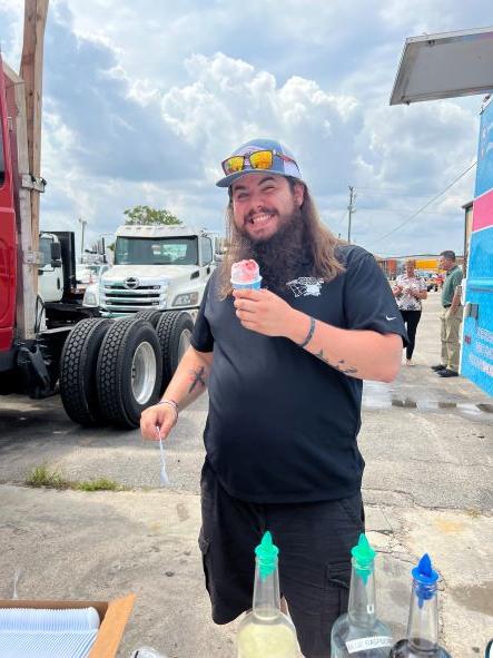 #TeamCIT-Columbia celebrated employees yesterday w/ice cold Pelican's SnoBalls -- the perfect way to cool down. We appreciate every employee and are thankful for their contributions every day! 
#PelicansSnoBalls #Rosewood #TeamCIT