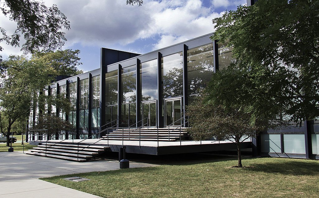 arki01bot's tweet photo. #BUILDINGS 
 
𝗦.𝗥. 𝗖𝗥𝗢𝗪𝗡 𝗛𝗔𝗟𝗟 
𝗔𝗿𝗰𝗵𝗶𝘁𝗲𝗰𝘁: Ludwig Mies van der Rohe 
𝗟𝗼𝗰𝗮𝘁𝗶𝗼𝗻: Chicago, Illinois 
𝗕𝘂𝗶𝗹𝘁: 1950-1956 
𝗦𝘁𝘆𝗹𝗲: International Style 
https://t.co/bvTjEI9Uk3