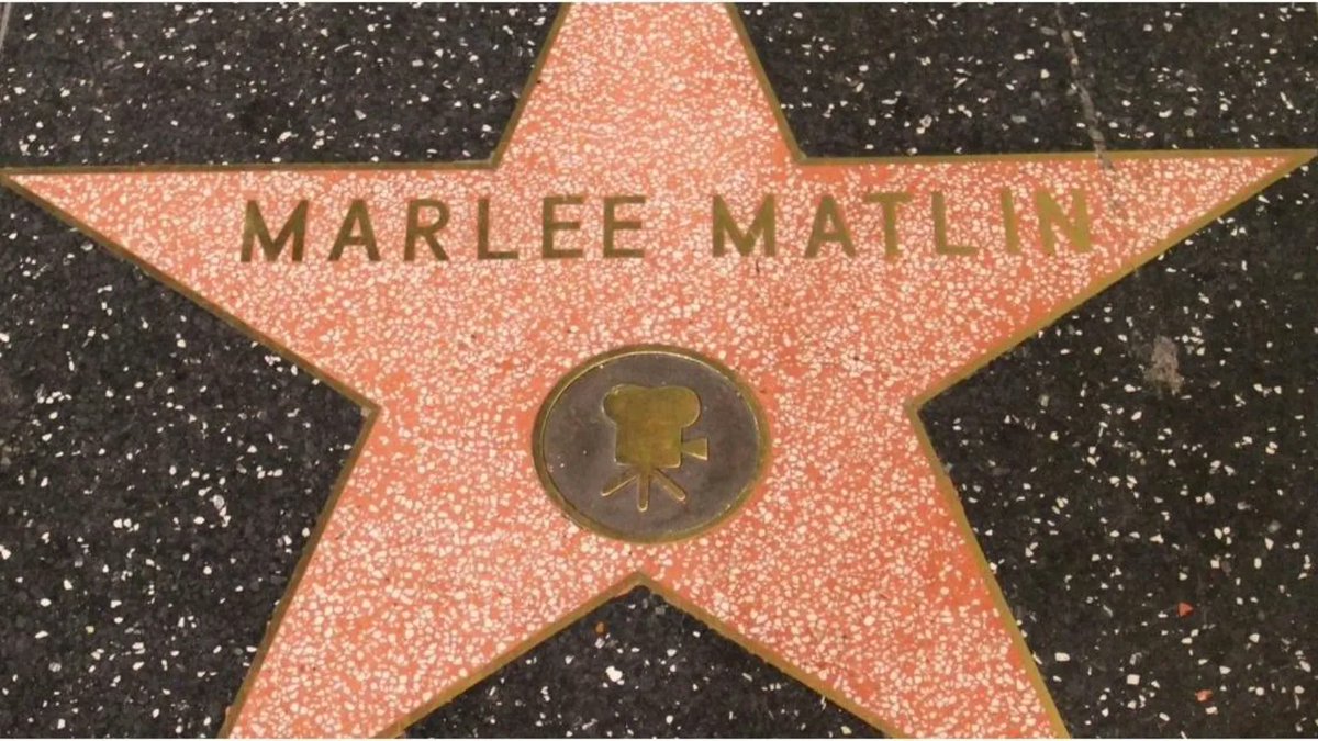 lislelibrary's tweet photo. #HappyBirthday to @MarleeMatlin, who will join us virtually on Wednesday, September 14 at 7PM as our next Illinois Libraries Present guest. Register at https://t.co/g13GnL3gL7. #Birthday #Deaf #DeafCommunity https://t.co/Aw4QgK0JMP
