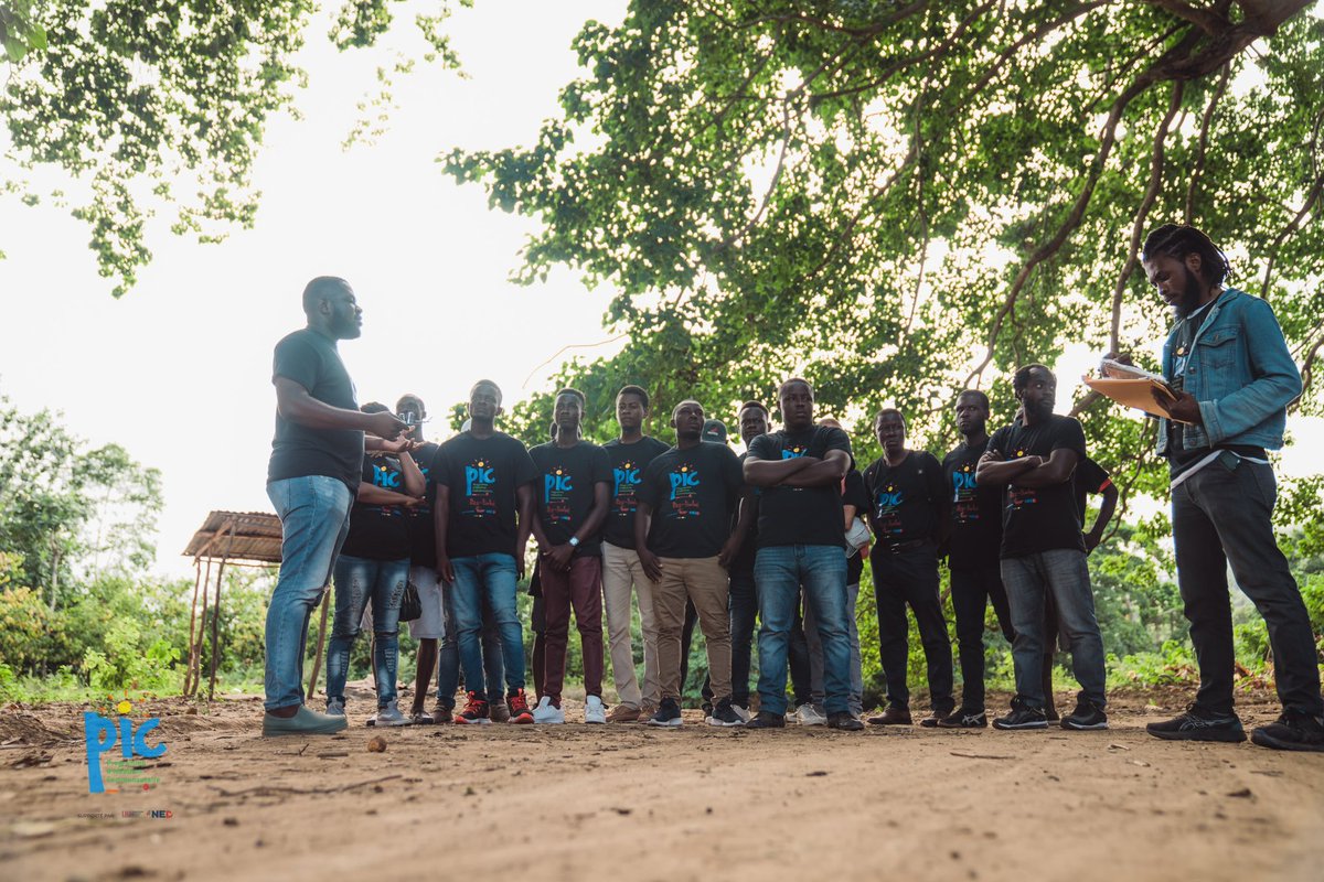 banjHT's tweet photo. #PIC3 Le projet du Comité Modèle de Bas-Limbé est spécial. Avec un minimum de ressources, l’équipe a pu aménager le réseau routier du centre ville de Bas-Limbé à Bory. Leur collaboration avec la Mairie mettant à disposition les engins lourds du MTPTC a permis sa réussite. https://t.co/IDQf52V5xW