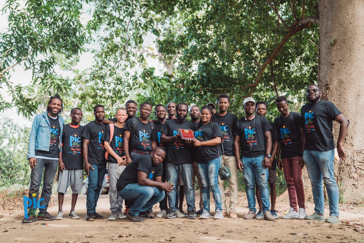 banjHT's tweet photo. #PIC3 Le projet du Comité Modèle de Bas-Limbé est spécial. Avec un minimum de ressources, l’équipe a pu aménager le réseau routier du centre ville de Bas-Limbé à Bory. Leur collaboration avec la Mairie mettant à disposition les engins lourds du MTPTC a permis sa réussite. https://t.co/IDQf52V5xW