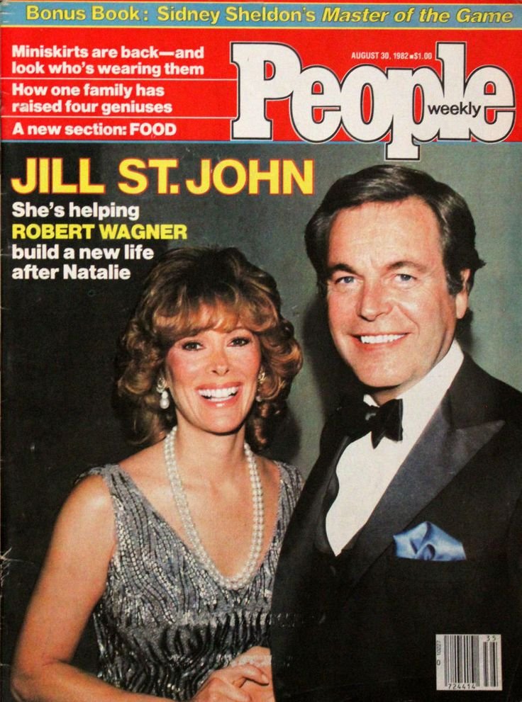 Wrestle40's tweet photo. On newsstands everywhere now! 📚 #OnThisDay
👩 @TIME #ComingOnStrong The New Ideal Of Beauty
🏈 @SInow #RoughAndReady @Browns #TomCousineau
📺 @TVGuide #LaverneAndShirley #PennyMarshall @Cindy_Williams1
☎️ @People #JillStJohn #RobertWagner https://t.co/eylpfiKsZv