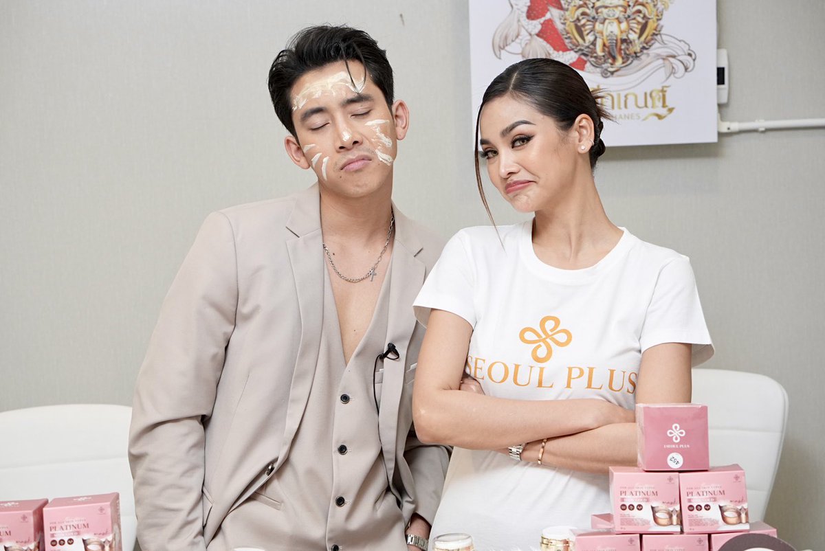 เพื่อนอิงฟ้า ดีใจกับความสำเร็จนะ <a href="/EWaraha/">Engfa Waraha (ตัวจริง)</a>