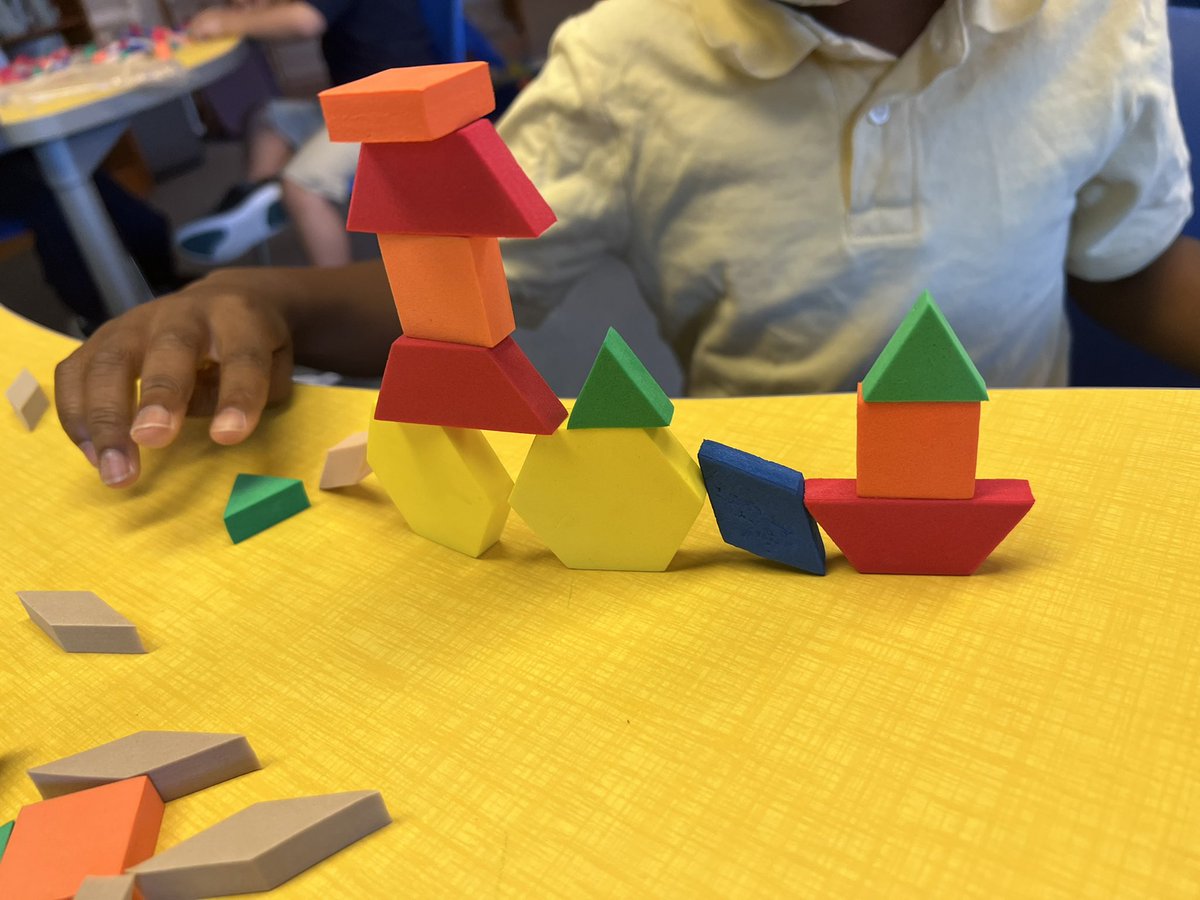 ChargerLMS's tweet photo. Has our fabulous friends @chenoweth137 visit today to enjoy a favorite @chrisvandusen and build their own school
@jcpslibraries #read #build #CESLeadTheCharge https://t.co/UQhj7jxasH