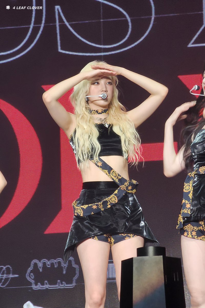 ต้าวอูกี Dress 1/3
เข้าคอนมาก็ส่องแฟนคลับก่อนเลย ʕ•ᴗ•ʔ

#G_I_DLE  #GIDLE  #여자아이들 
#GIDLE_JUSTMEIDLE_inBKK
#YUQI #우기