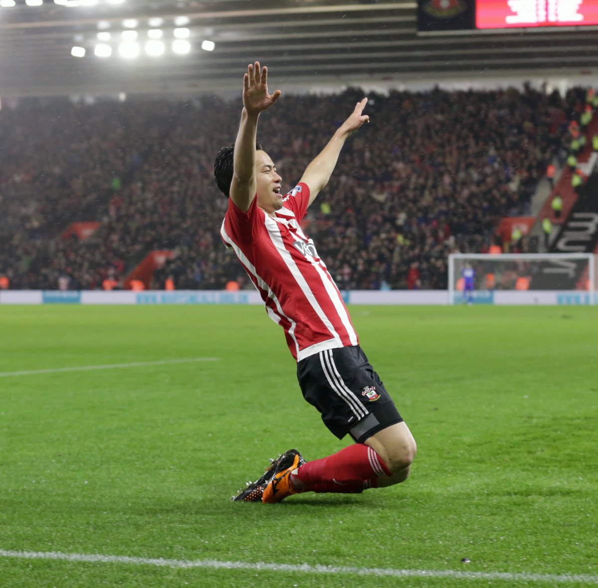 吉田麻也は 最高のカルト ヒーロー 34歳の誕生日を古巣サウサンプトンが祝福でファン反応 呼び戻せ フットボールゾーン 2