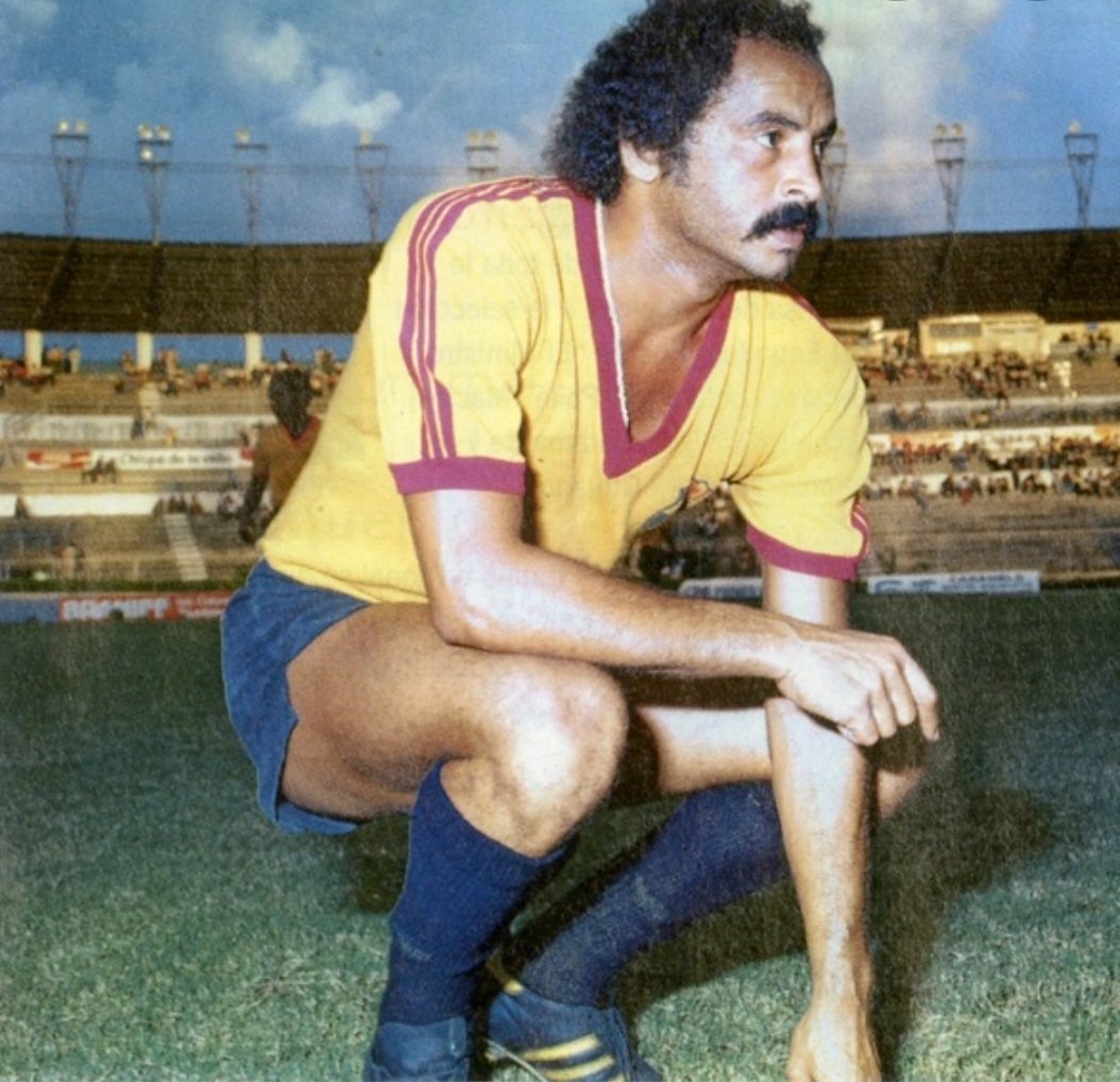 MauricioOrtegaE's tweet photo. ¿PODRÁ DAMIÁN DÍAZ SUPERAR EL RECORD DE EPHANOR VS LDUQ? En la previa del Barcelona #LigaDeKitu, recordemos los máximos goleadores toreros contra la U: @VEphanor con 10 goles, @Kitudiaz1070 y Manuel Uquillas ambos con 8 goles y @carlosmunozjr con 7 goles. Superará Kitu a Ephanor? https://t.co/ZRVObXhivN