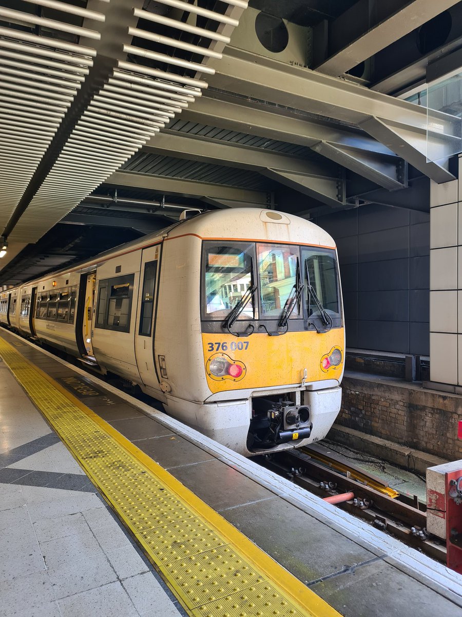 fincra's tweet image. The Name's Star, ElectroSTAR....

@Se_Railway #class376 #007 #Train