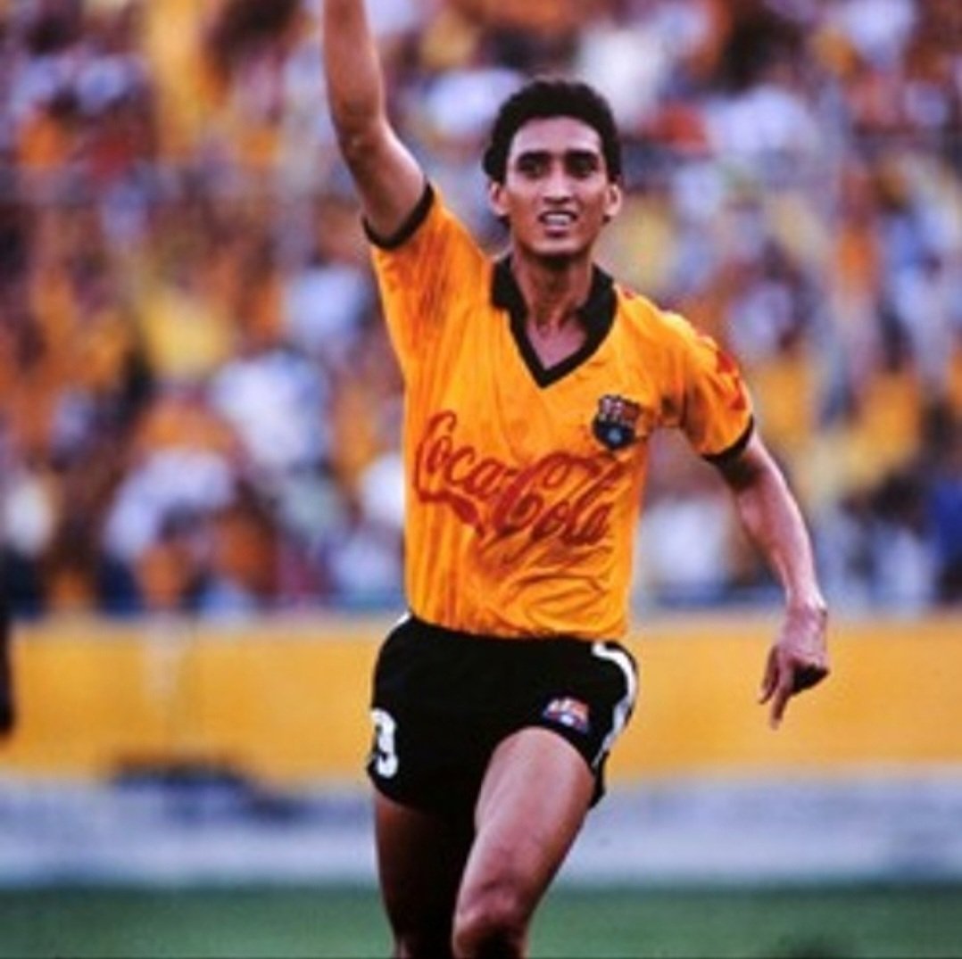 MauricioOrtegaE's tweet photo. ¿PODRÁ DAMIÁN DÍAZ SUPERAR EL RECORD DE EPHANOR VS LDUQ? En la previa del Barcelona #LigaDeKitu, recordemos los máximos goleadores toreros contra la U: @VEphanor con 10 goles, @Kitudiaz1070 y Manuel Uquillas ambos con 8 goles y @carlosmunozjr con 7 goles. Superará Kitu a Ephanor? https://t.co/ZRVObXhivN
