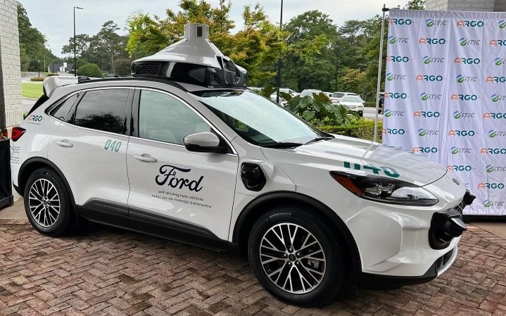 greenvillescedc's tweet photo. Innovators attract other innovators to #greenvillesc. @argoai might be a perfect match. The company plans to test its self-driving car tech at highway speeds on the #itic closed track at #sctac.
Check out our blog to see how Argo is changing the world: https://t.co/7lcngbIMAg https://t.co/KmB7NbZaq1