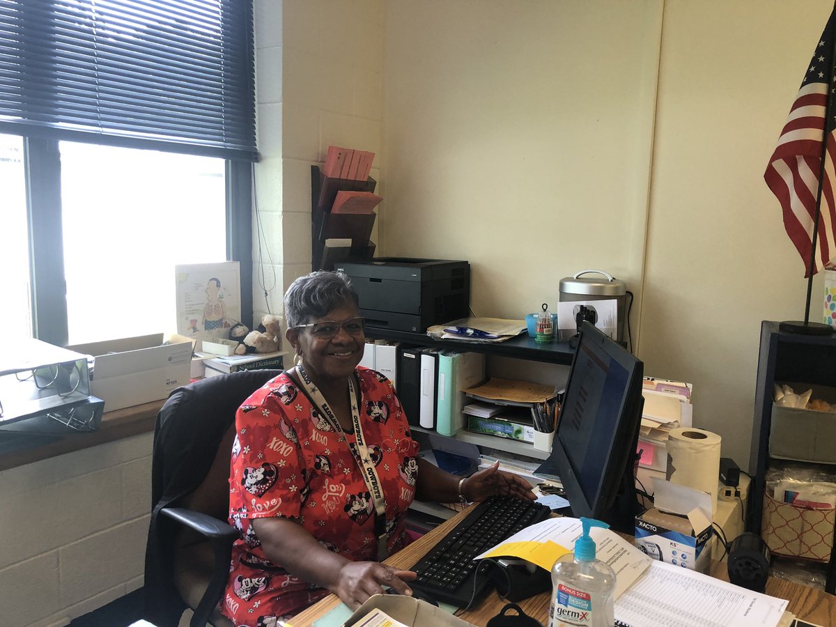 tammi_ward's tweet photo. New Thinking for New Times going on @hertcomiddle. Thank you for choosing to be a part of the @HCPS01 Work Family #allinforlearning #makingadifference #newthinking4newtimes @NERESANews @OppCulture https://t.co/YcPMSk5PTK