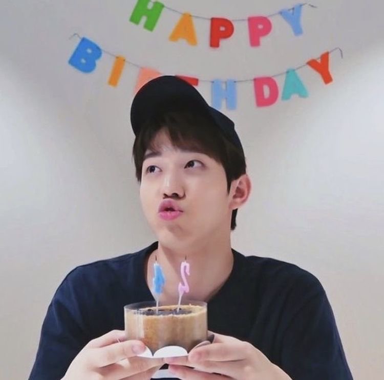 dowoorum_'s tweet photo. HAPPY BDAY DOWOONIEEE ❤️

#행운이_도운_날
#OUR_SUMMER_DOWOON
#HAPPYDOWOONDAY https://t.co/AfDuRBGXVY