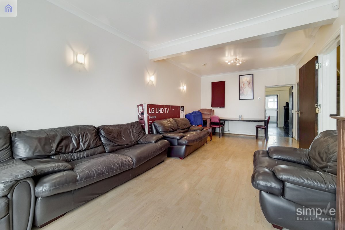 Simple Estate Agents tweet media