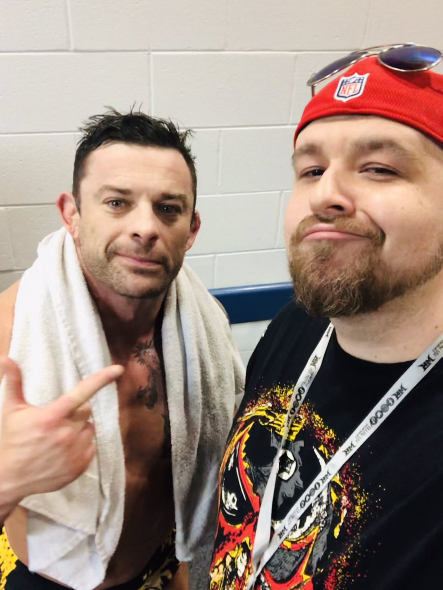 LA_Greatest's tweet photo. Onto the Revolver World Title Match Davey Richards vs JT Dunn, my 1st time getting to see Davey wrestle since he left the business so to get to see it live was pretty awesome. My 1st JT Dunn experience and the man is a true heel I love it haha #SundayFunBEY #WrestlingRevolver https://t.co/a1ShXYlSIy