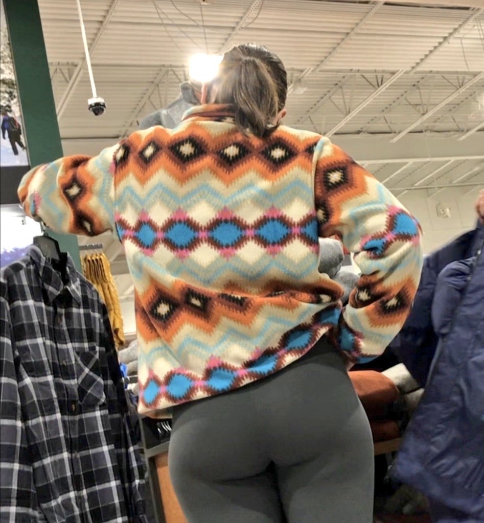 Annemin dışarıda böyle dolaşıyor herkes götüne bakıyor nasıl sizce ?
Ensest olanlar özelden istediğini paylaşabilir.