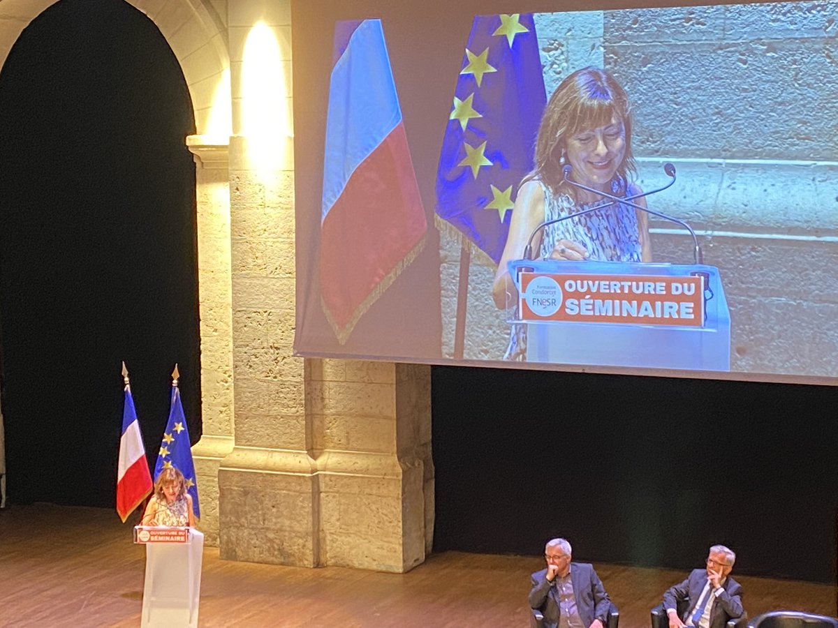 christinetaffo1's tweet photo. Séminaire des élus socialistes et républicains introduit par @CaroleDelga Présidente de la FNSER et Présidente de la Région Occitanie Pyrénées et Méditerranée #blois #lamaisonfeselus #FNSER https://t.co/cpF51f3LQq