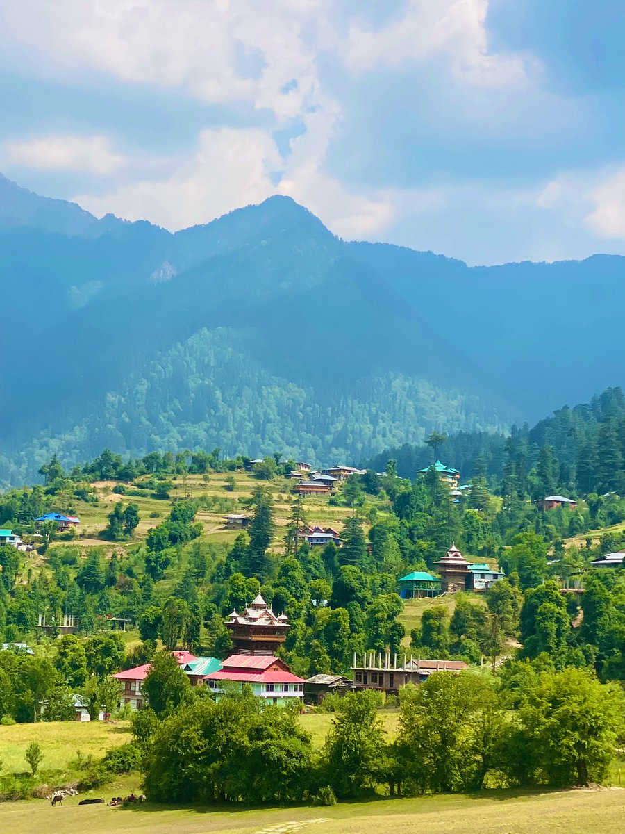 lemiride's tweet photo. Our Dev Bhoomi (Land Of God's), Himachal Pradesh! 💙

Credits - @himachal_queen

#HimachalPradesh #India #travel https://t.co/fuLIs46AJX