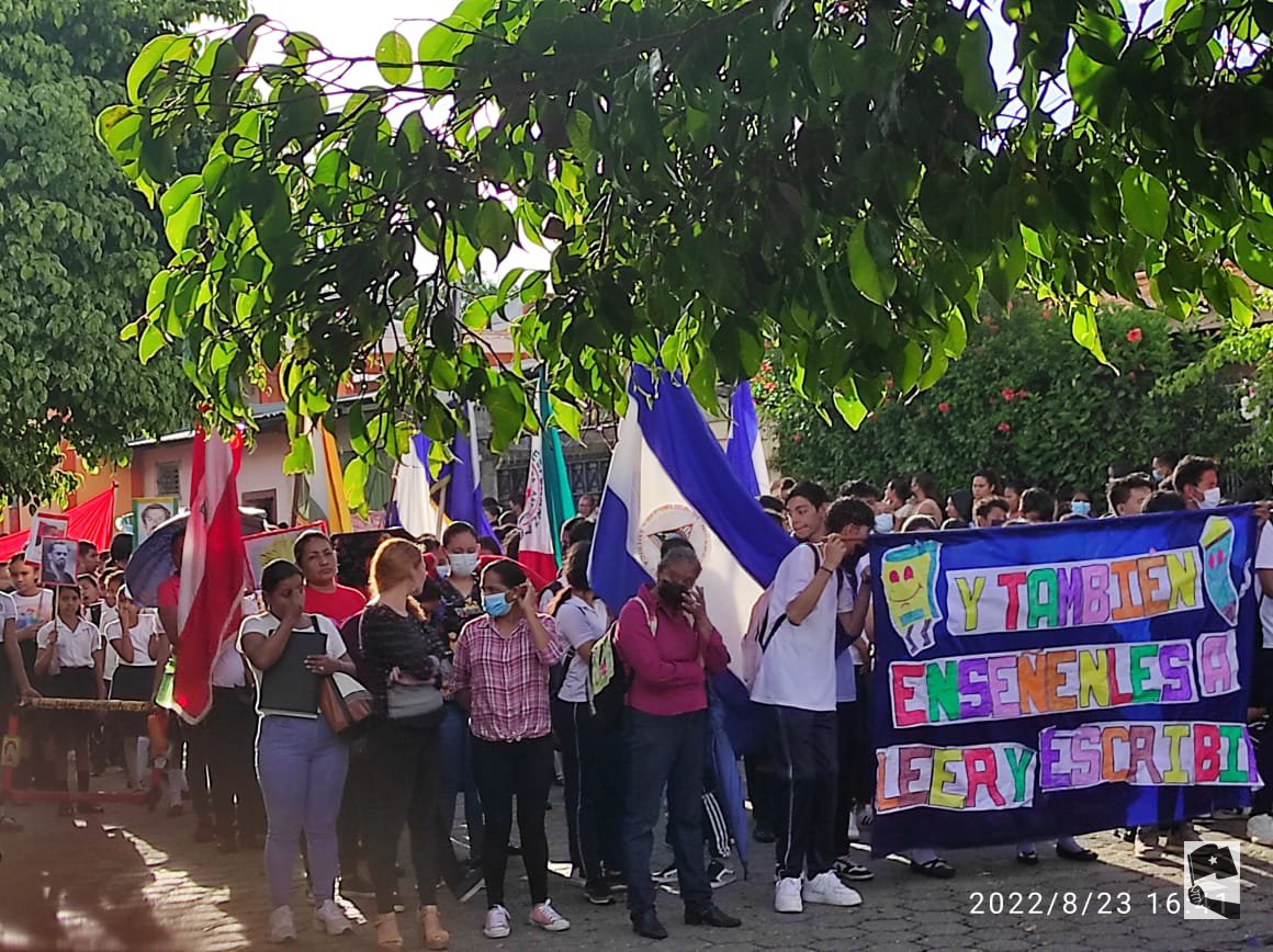 #Nicaragua | En la ciudada de ocotal, Nueva Segovia  Con mucha alegría y algarabía se realizo Caminata en celebración del 42 aniversario de la Juventud Sandinista 19 de Julio y la Cruzada nacional de alfabetización, culminando en el monumento del comandante Carlos Fonseca Amador