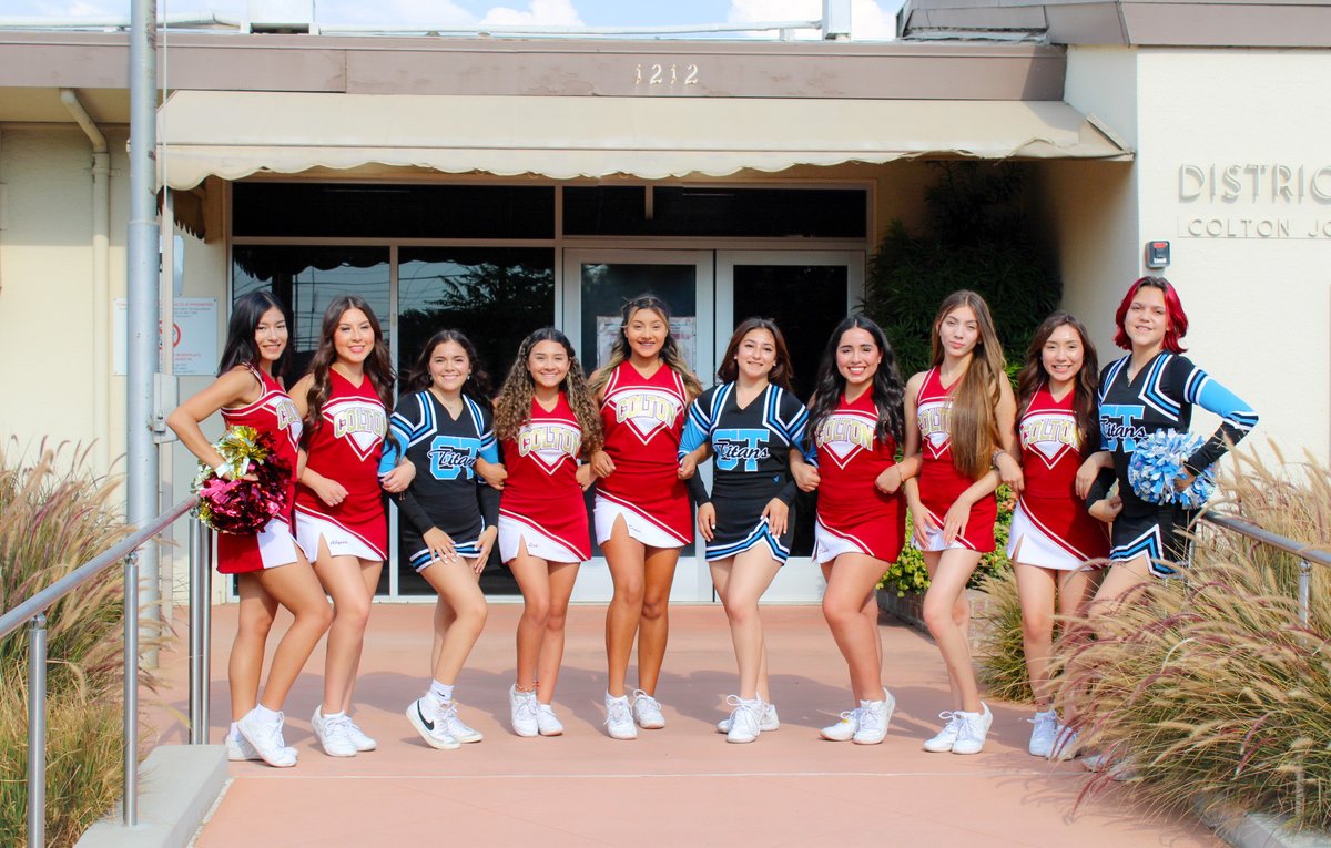 ColtonJUSD's tweet photo. Cheerleaders from @CHSJackets_ and @GTHSTitans got together to promote district unity before this week's cross-town rival game. The game is this Friday at 7pm at Grand Terrace High School. Good luck to both teams! #CJUSD https://t.co/m82nFZYv41