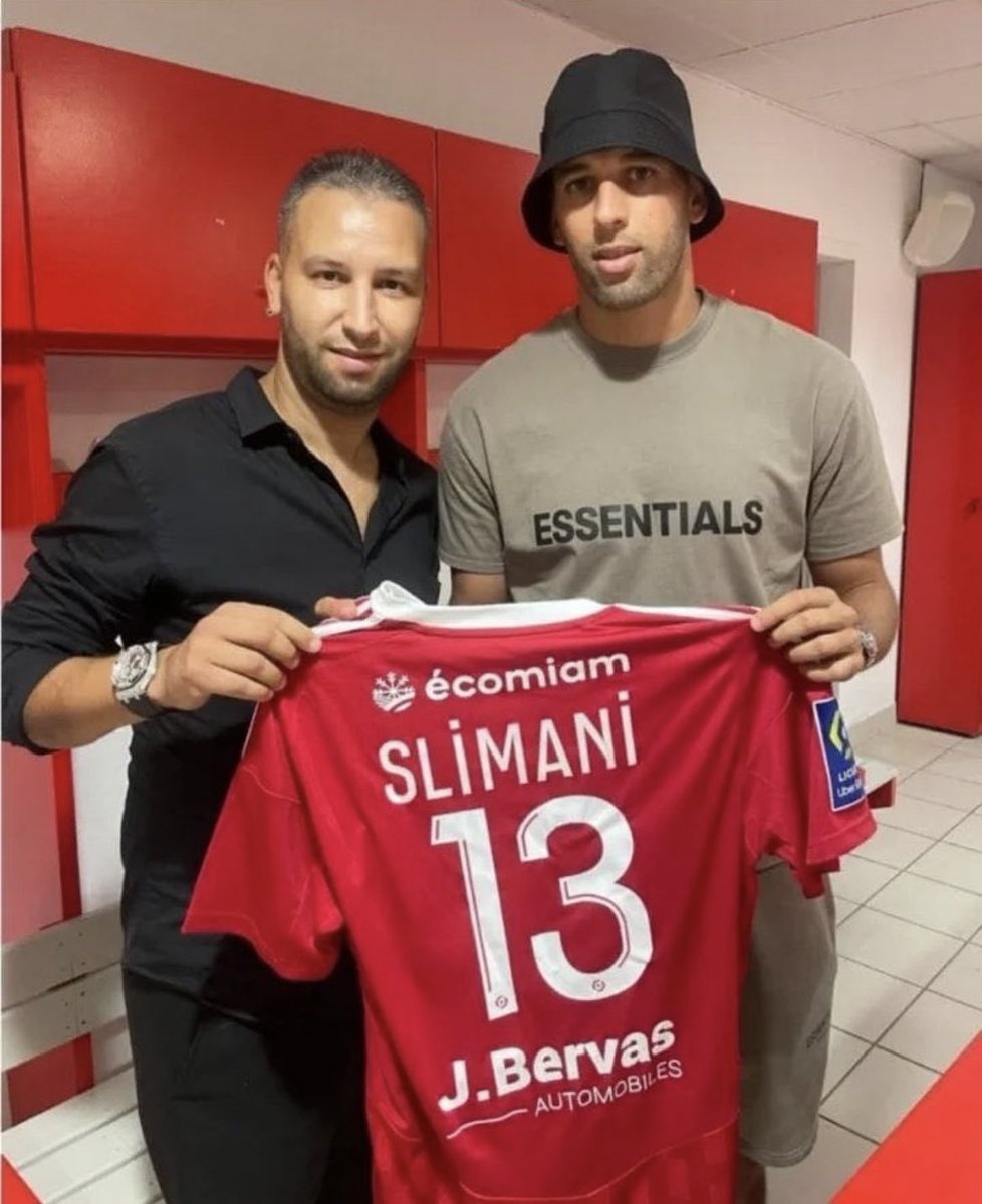 abdallah_dz213's tweet photo. La Ligue 1 n’a qu’à bien se tenir ! 

Belaïli X Slimani le duo de fou ❤️ https://t.co/oWs0r7QXjO