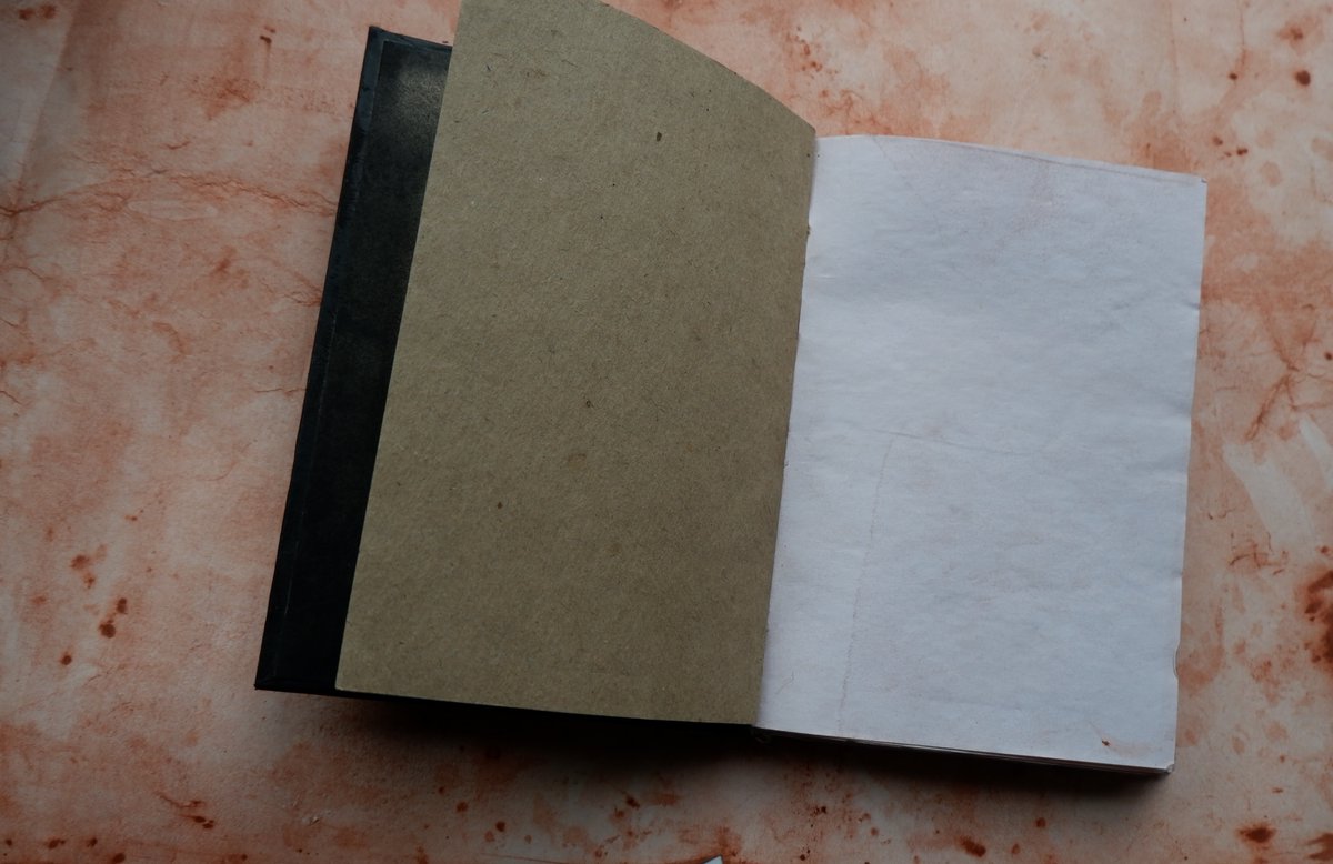Siginnar's tweet photo. Hand made steampunk sketchbook made from scratch, I toned the paper and than sewed the pages and added cover. Than added all the decorative elements.
#steampunk #DIY #handmade https://t.co/IZpEiXUlgy