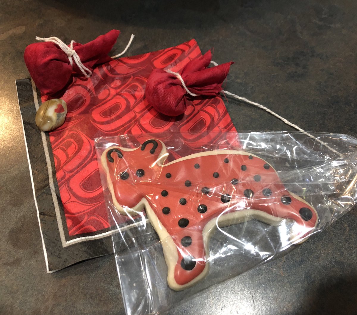 mirandasyndrome's tweet photo. How long can she stay away from the last Taan (bear) cookie that she’s been saving from the weekend wedding? Check back here for updates… #4daysandcounting https://t.co/frGGpKnjcm