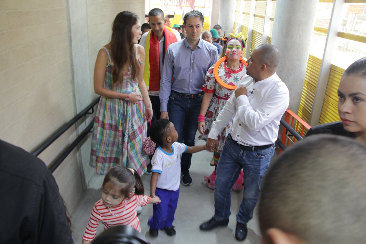 HugoADiazMarin's tweet photo. El Jardín Infantil Renacer cuenta con 2.778 metros cuadrados en los que se prestará atención a las niñas y niños entre los tres meses y los cinco años de edad de la comuna 9-Buenos Aires. https://t.co/wRbBT4Zwri