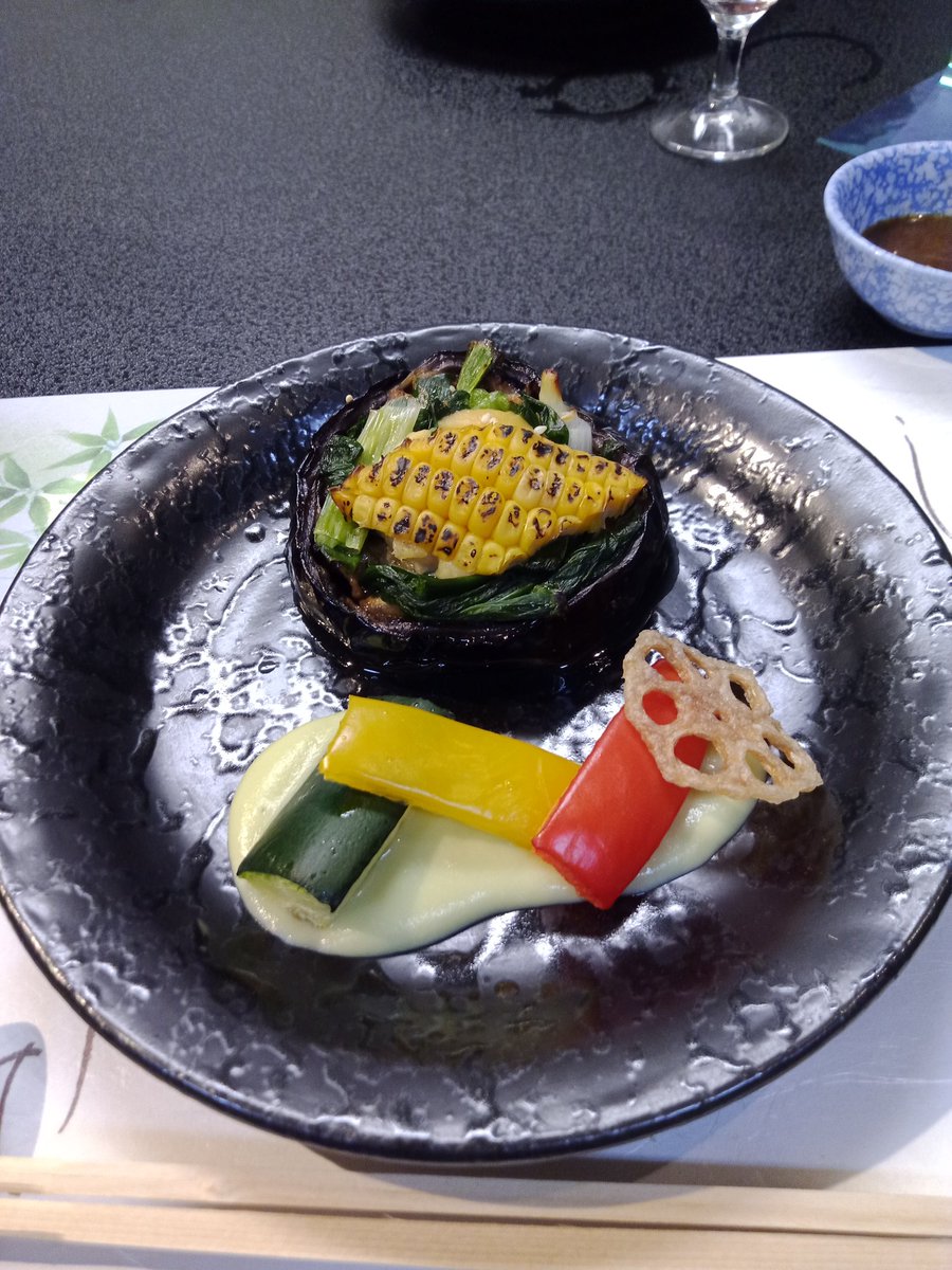 Mirron_22's tweet photo. DMでお誘い頂いた素敵な女性と、大人の温泉旅行。
露天風呂付きの離れは、二人の時間を濃密に過ごせて最高ですね! https://t.co/vGfd2qLFfM