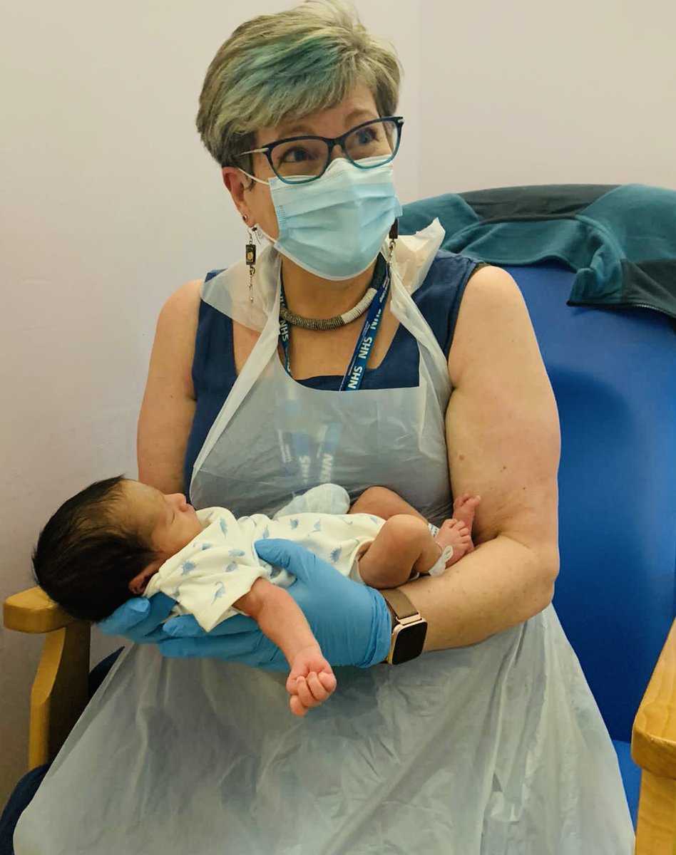 kidneydoc101's tweet photo. End of clinic treat yesterday to meet this brand new little boy. So soothing to hold #smallmiracle
2009 Mum had #lupus #nephritis in India. Told never to get #pregnant
2021 we planned…
Posted with parents’ permission & a few happy tears
#pregnancy
#KidneyDisease
#newlife https://t.co/2XwDV4fLwi