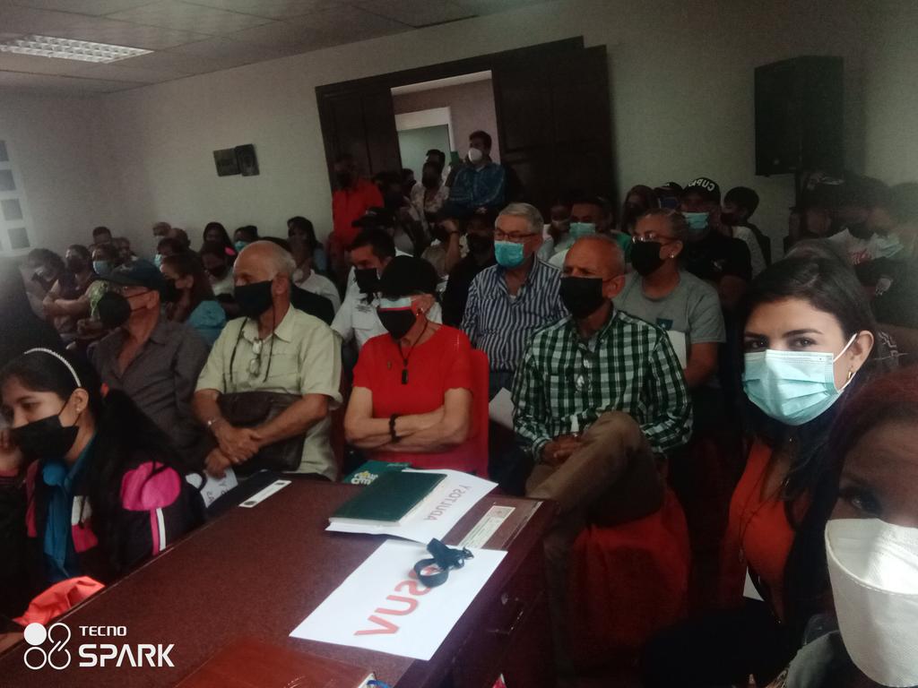 Desde el municipio Cárdenas se lleva a cabo  juramentación  de los diferentes Movimientos de la Nueva Época de Transmisión al Socialismo.
<a href="/NicolasMaduro/">Nicolás Maduro</a> 
<a href="/FreddyBernal/">Freddy Bernal</a> 
<a href="/MartaGalloVzla/">Marta Gallo</a>