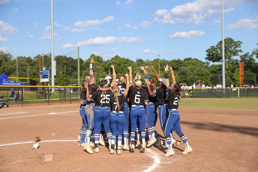 kateyypierce's tweet photo. Thank you to CF for a memorable freshman year. I’m grateful for the experience I gained….but it’s time to come home. I’m so excited to announce that I will be continuing my athletic and academic career at Depaul University. I cannot wait to start my next chapter as a Blue Demon! https://t.co/SC1xt41PuM
