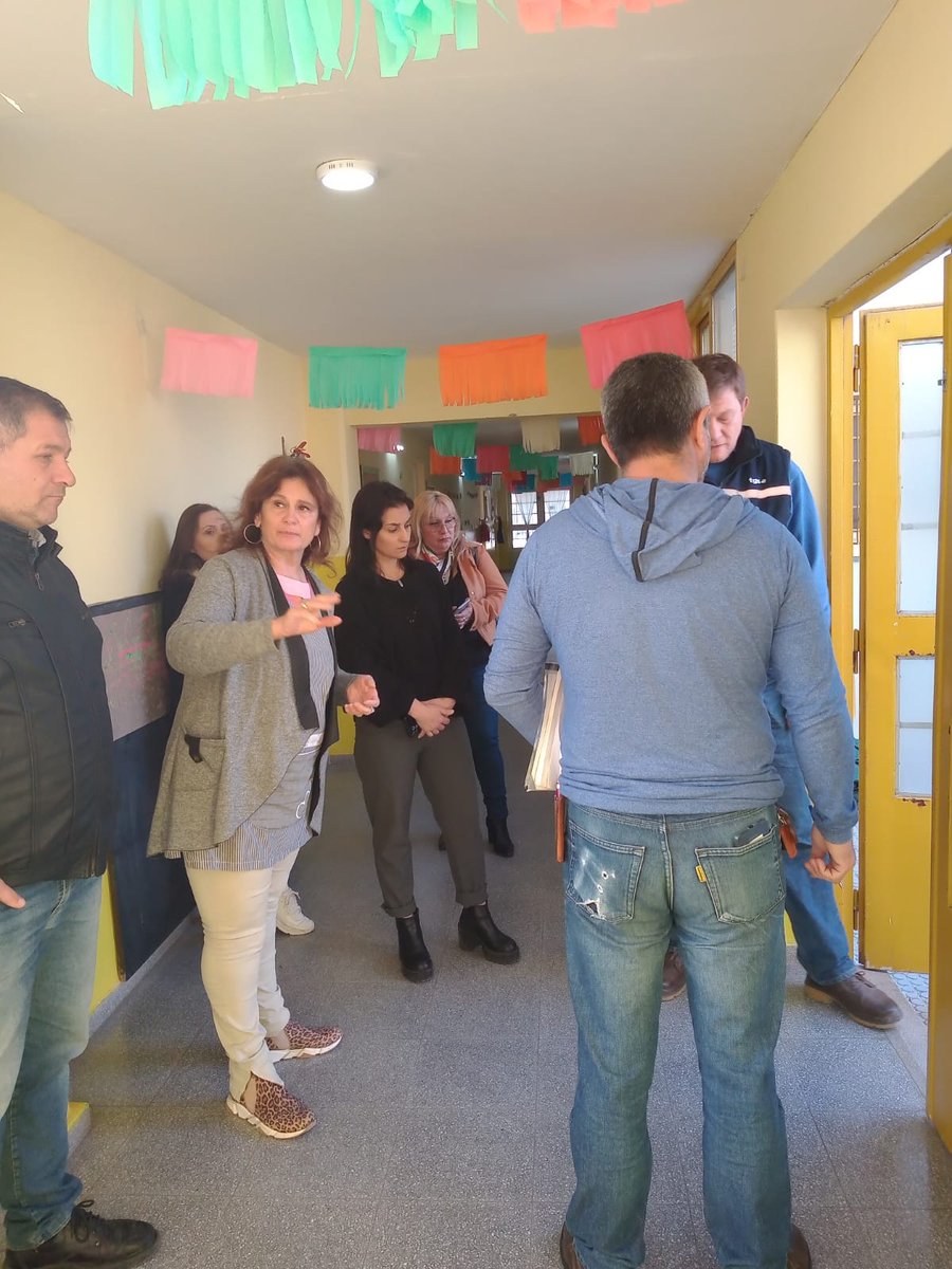 Clauayan's tweet photo. Bajo la coordinación y ejecución de #TGSSA, #EducacionMBB, se pone en marcha la ampliación Edilicia, construcción del playón, reparación de los cercos del #JI931
#hoy recorrimos las instalaciones, en donde se ultimaron los detalles para el inicio de la obra https://t.co/zVyNA7zZFy