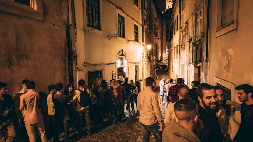 ÚLTIMA HORA ⚠️: Andrew Tate banido do Moelas, Coimbra