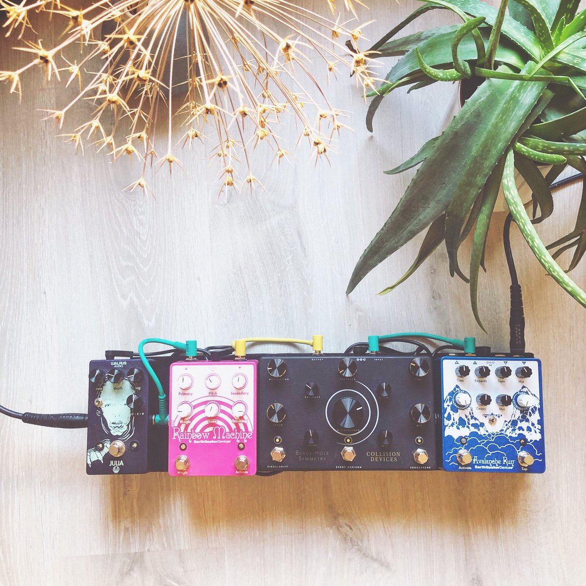 O5audio's tweet photo. My office supplies for tonight, see you on the other side 🌺

#pedalboard #guitarpedals #earthquakerdevices #rainbowmachine #avalancherun #collisiondevices #blackholesymmetry #walrusaudio #juliachorus #plants https://t.co/5HMPl5o2Xd