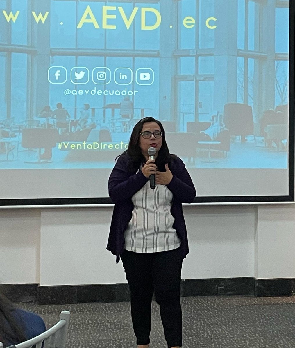 elinanarvaez25's tweet photo. Mi compromiso y apoyo total para ustedes trabajando desde la Asamblea con leyes que ampare y proteja su trabajo. Mujeres y madres aguerridas y empoderadas que luchan cada día por el sustento de sus hogares.
#VentaDirectaEc https://t.co/WO6fSddL4z