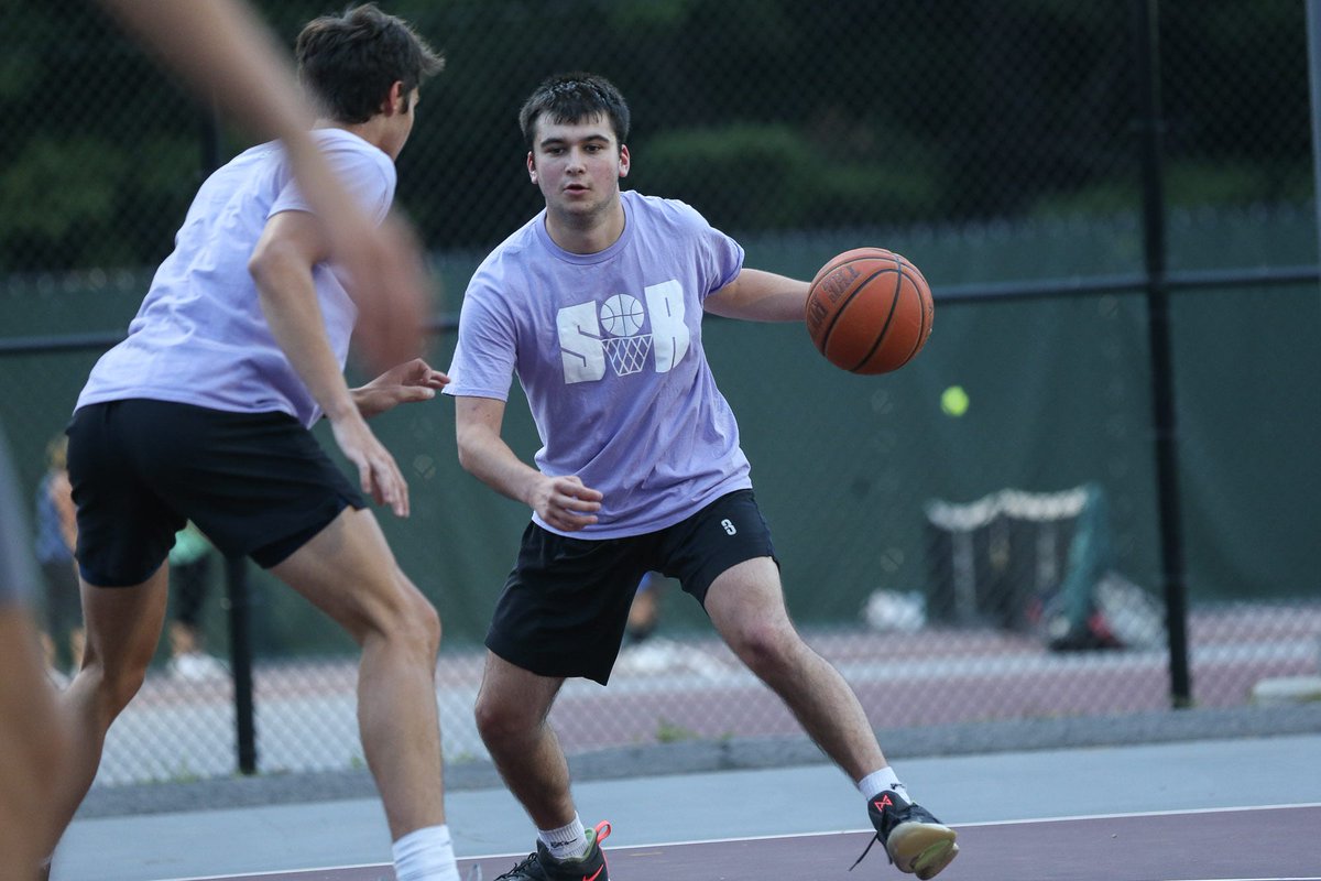MetroWestSports's tweet photo. “I’m just trying to build a community of guys who love to play basketball &amp; want a chance to be seen or heard. I think it connects a lot of people.”

The cream of the crop basketball players from New England play in this pickup league | ✍️: @tommycassell44 https://t.co/IaF5rhWJAV https://t.co/nN7RUOXZOt