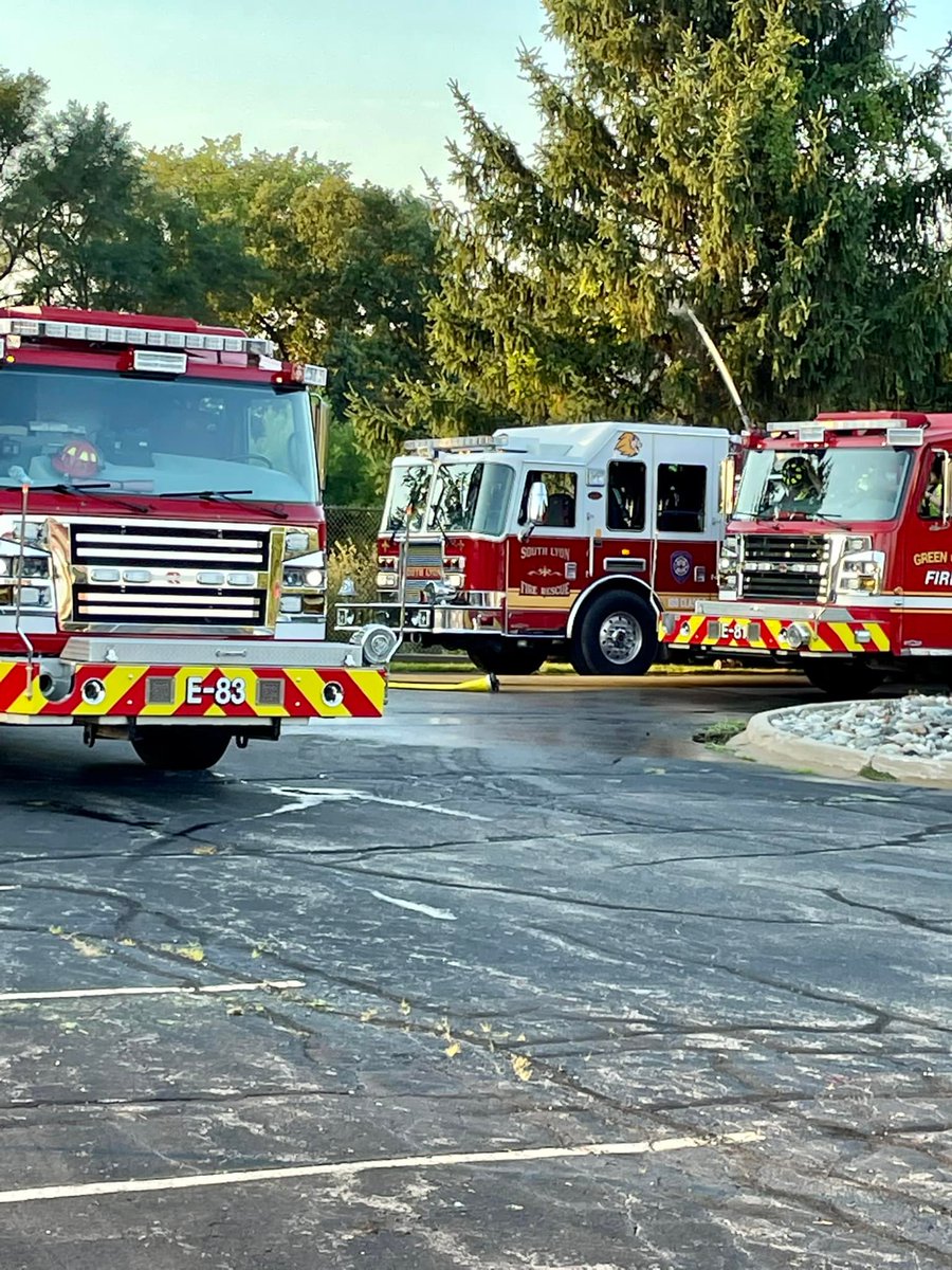 Greenoakfire's tweet photo. Tuesday night training with South Lyon Fire Department. https://t.co/utUfgmSjoV