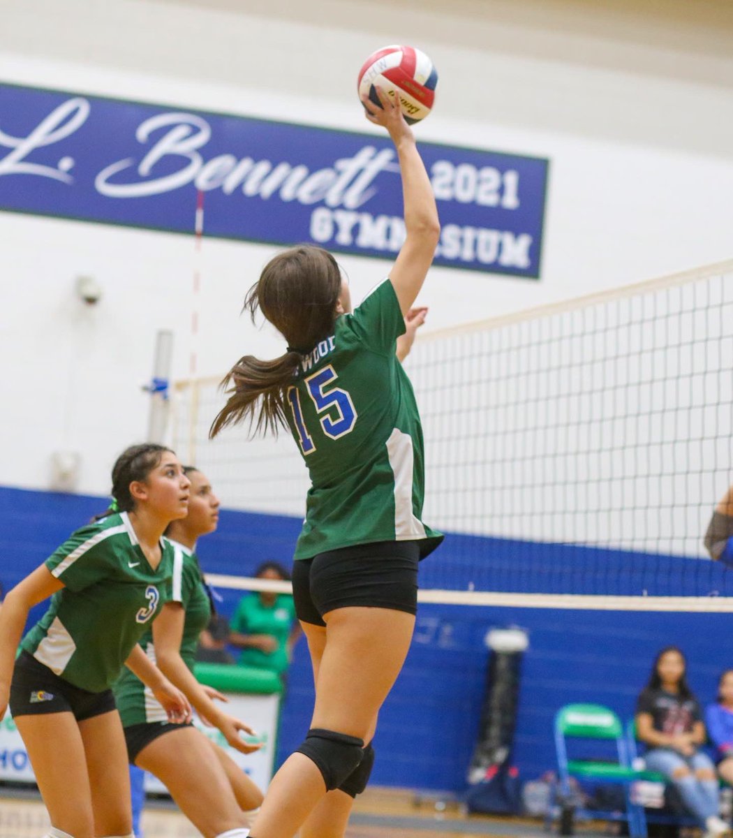 Montwood freshman VB defeated Americas in straight sets to remain undefeated. 
.
.
.
.
.
#chubbyboypix #bmfwithacamera #elpaso #elpasotx #elpasosports #volleyball