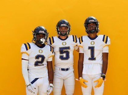 ChristianJoine4's tweet photo. SENIOR YEAR💙💛2️⃣ https://t.co/Rx1FuOcOwv