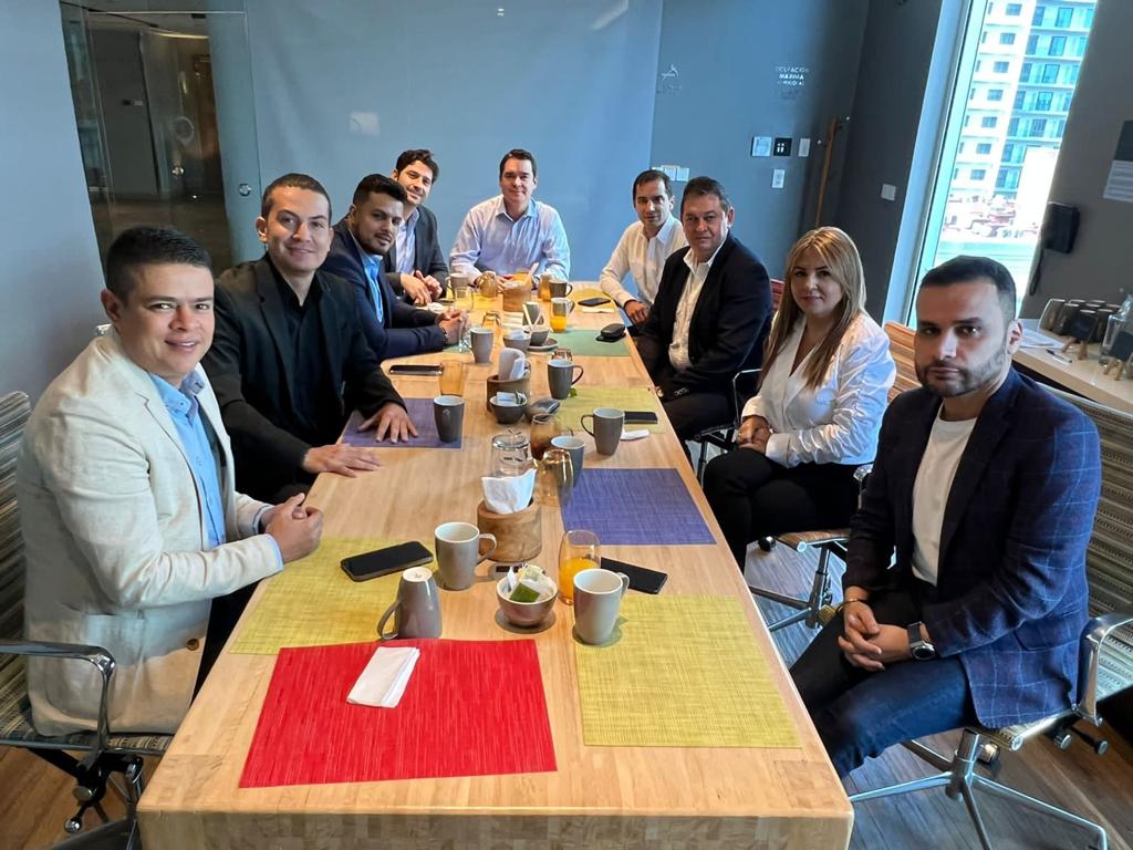 EPMestamosahi's tweet photo. Concejales de Medellín conocen empresas y proyectos del #GrupoEPM en Guatemala @ConcejoMedellin @EEGSAGuatemala https://t.co/3T4Erdy8cd https://t.co/iQE5We85rG