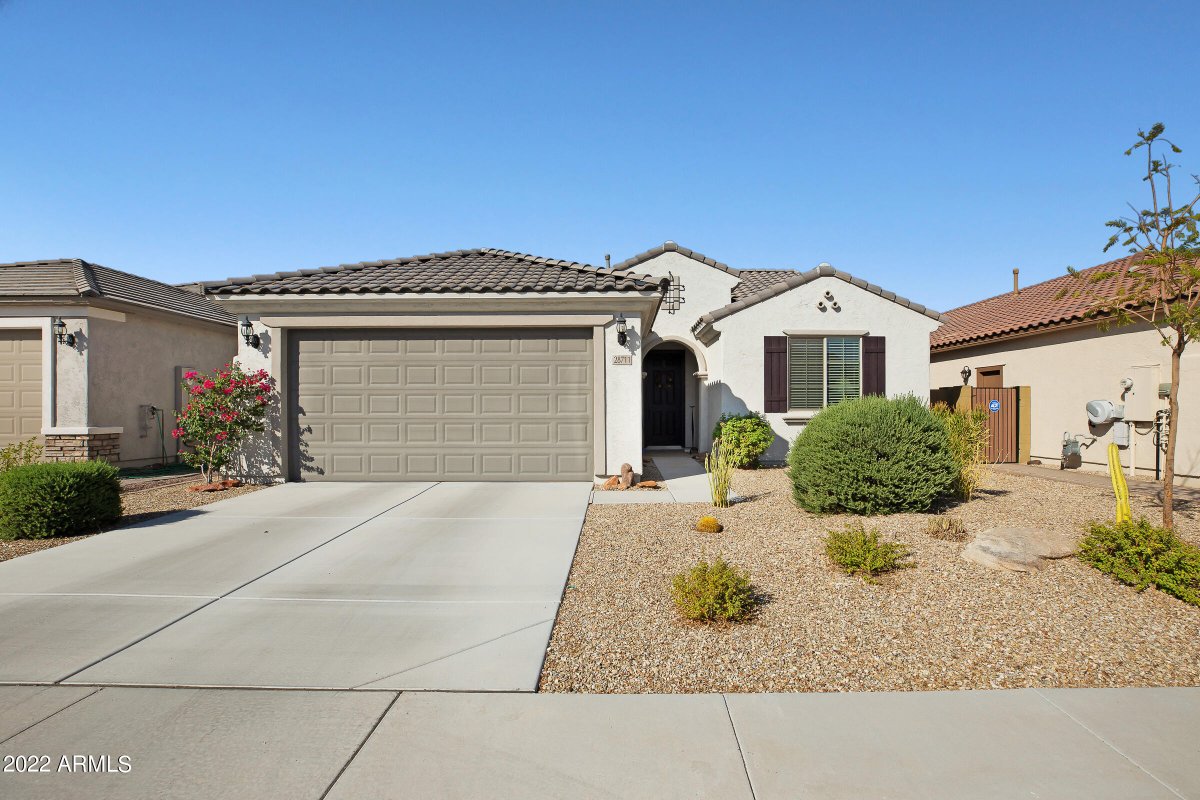 Fall in love with this 2 BD/ 2 BA in Phoenix. Call, text or direct message me for more info.  cpix.me/l/151577040