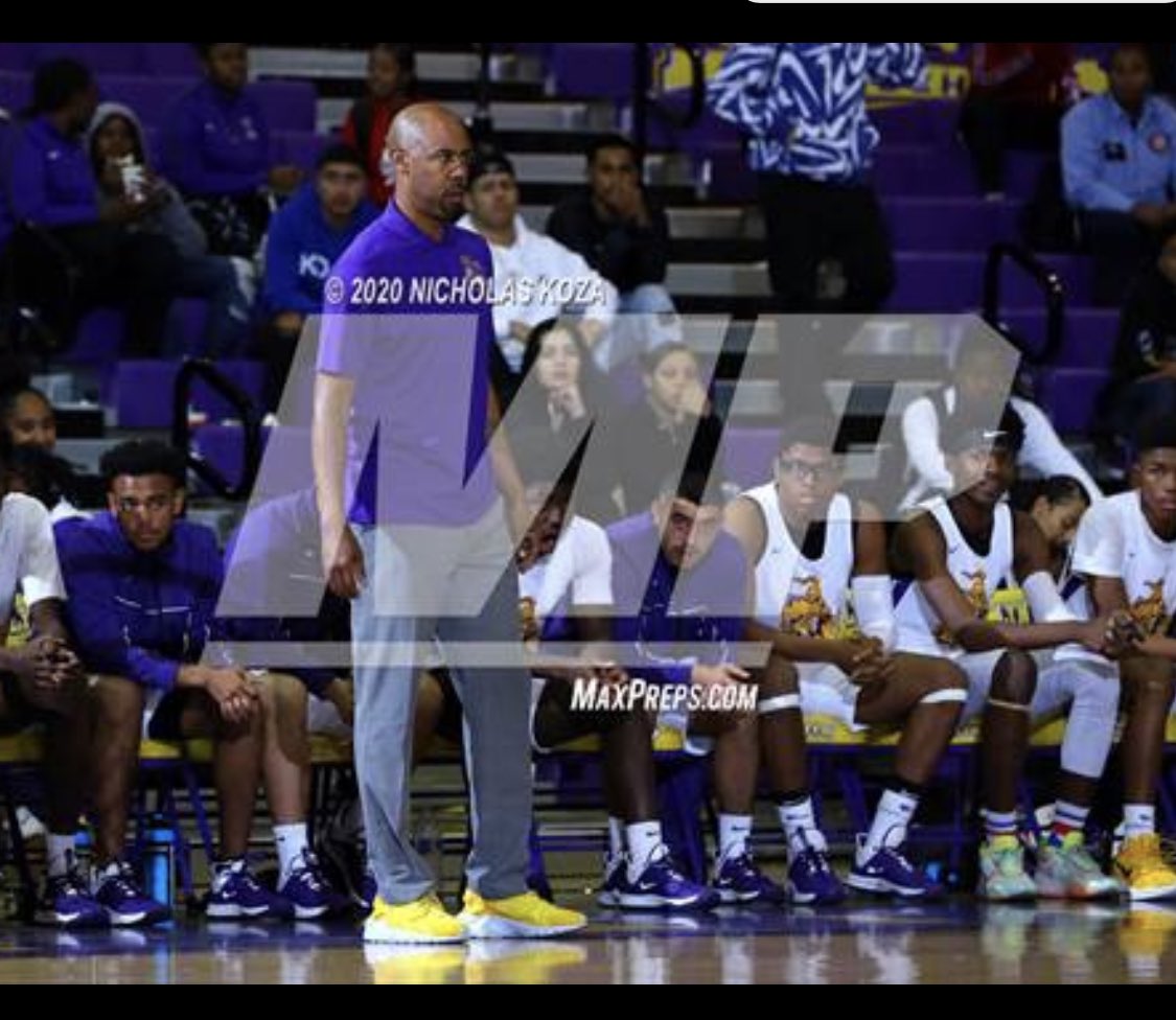 Lynwood_bball's tweet photo. Happy birthday @crowezone5 thanks for everything u do for the program!Enjoy your day 🏀 🎂 🎉 https://t.co/s5REA1hHIL