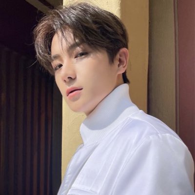 celesticaller's tweet photo. #NewProfilePic https://t.co/aZGRolIM20