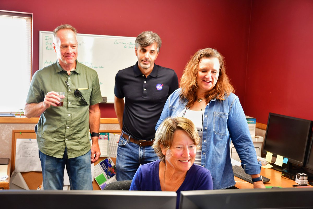 AgTechLaura's tweet photo. It was a pleasure to have the @NASAEarth team and @KarenStG visit with innovative farmers in the @OnFarmResearch program!
The 'Space for Ag' tour included:
-Knuth Farm at Mead
-Hunnicutt Farm at Giltner @zjhunn
-Batie Farm at Lexington @dbatie https://t.co/voFo9789P4